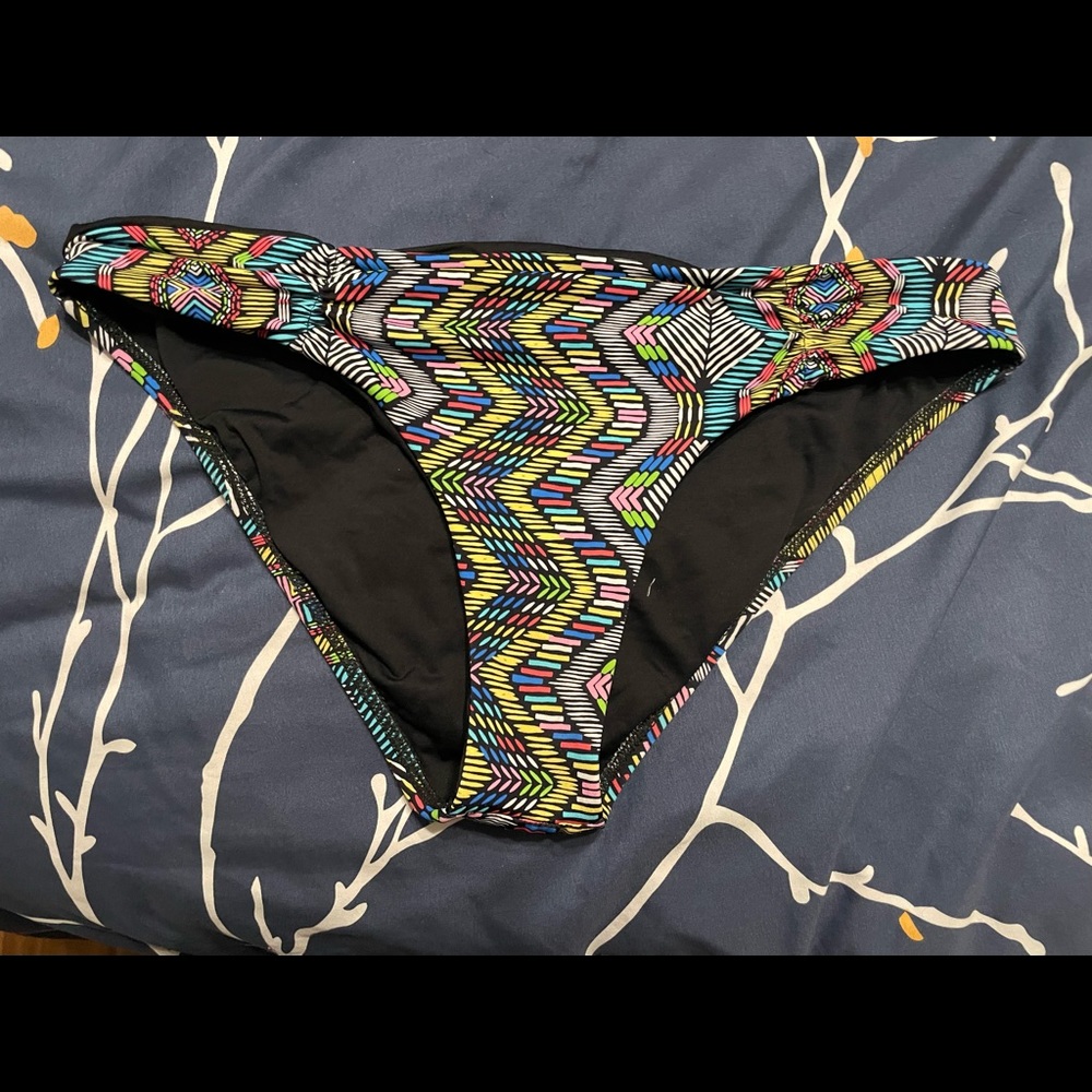 L*space full cut Good condition Normal wear no markings or fading